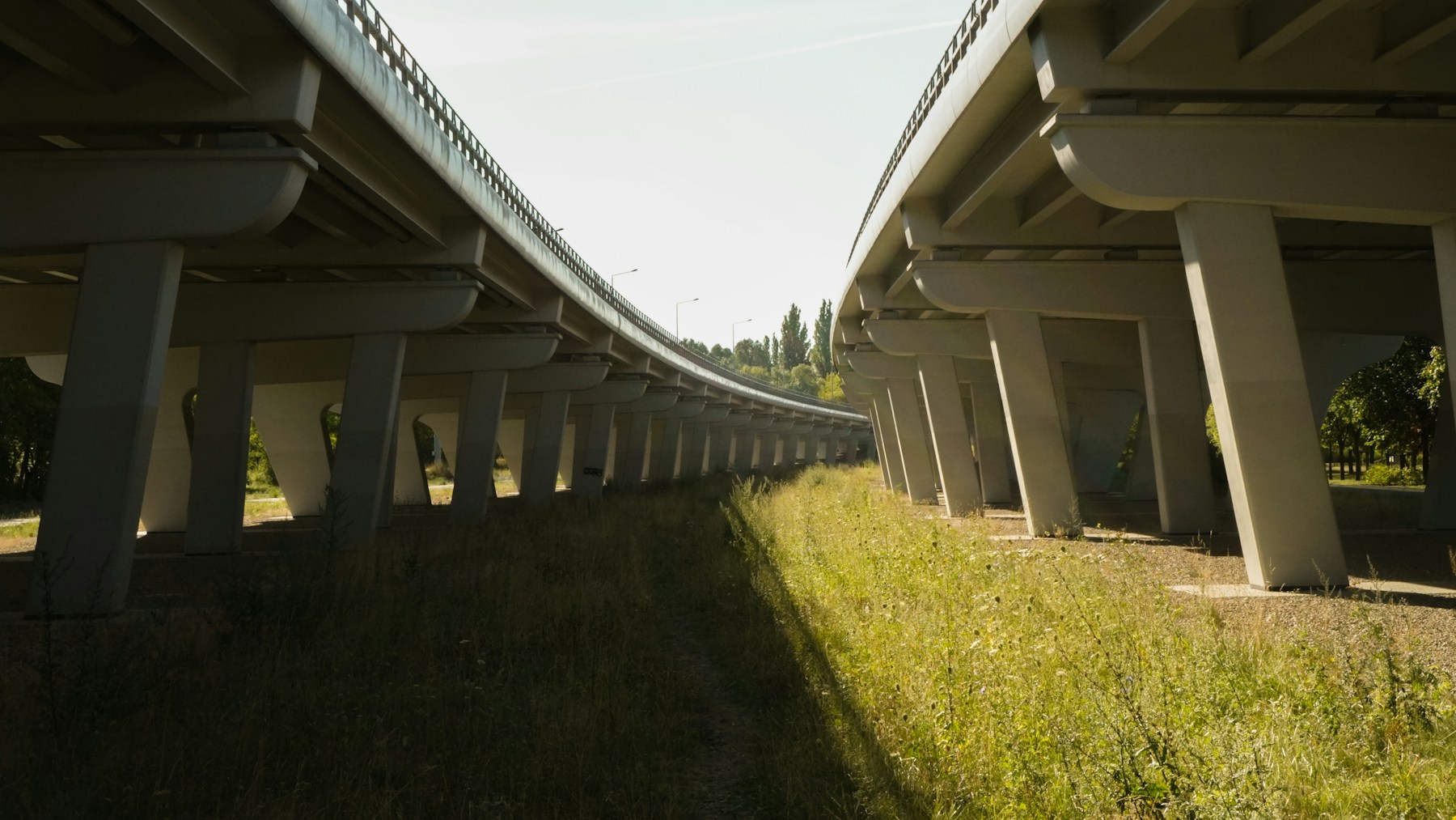 Autoreise in Polen: Straßenbrücke bei Poznań