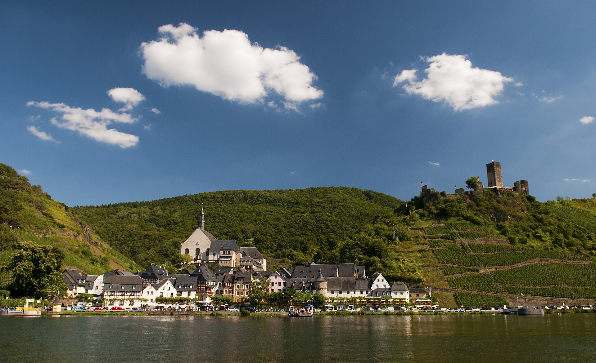 Mosel-Ausflugsziele: Burgen, Weindörfer und Aussichtspunkte