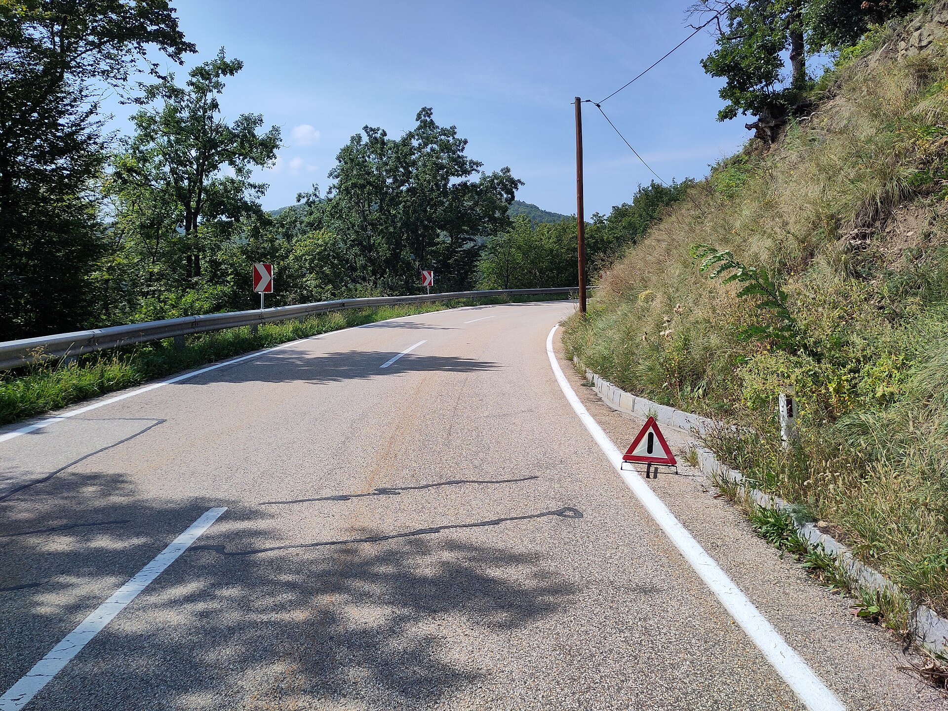 Breakdown triangle in front of a curve in Austria