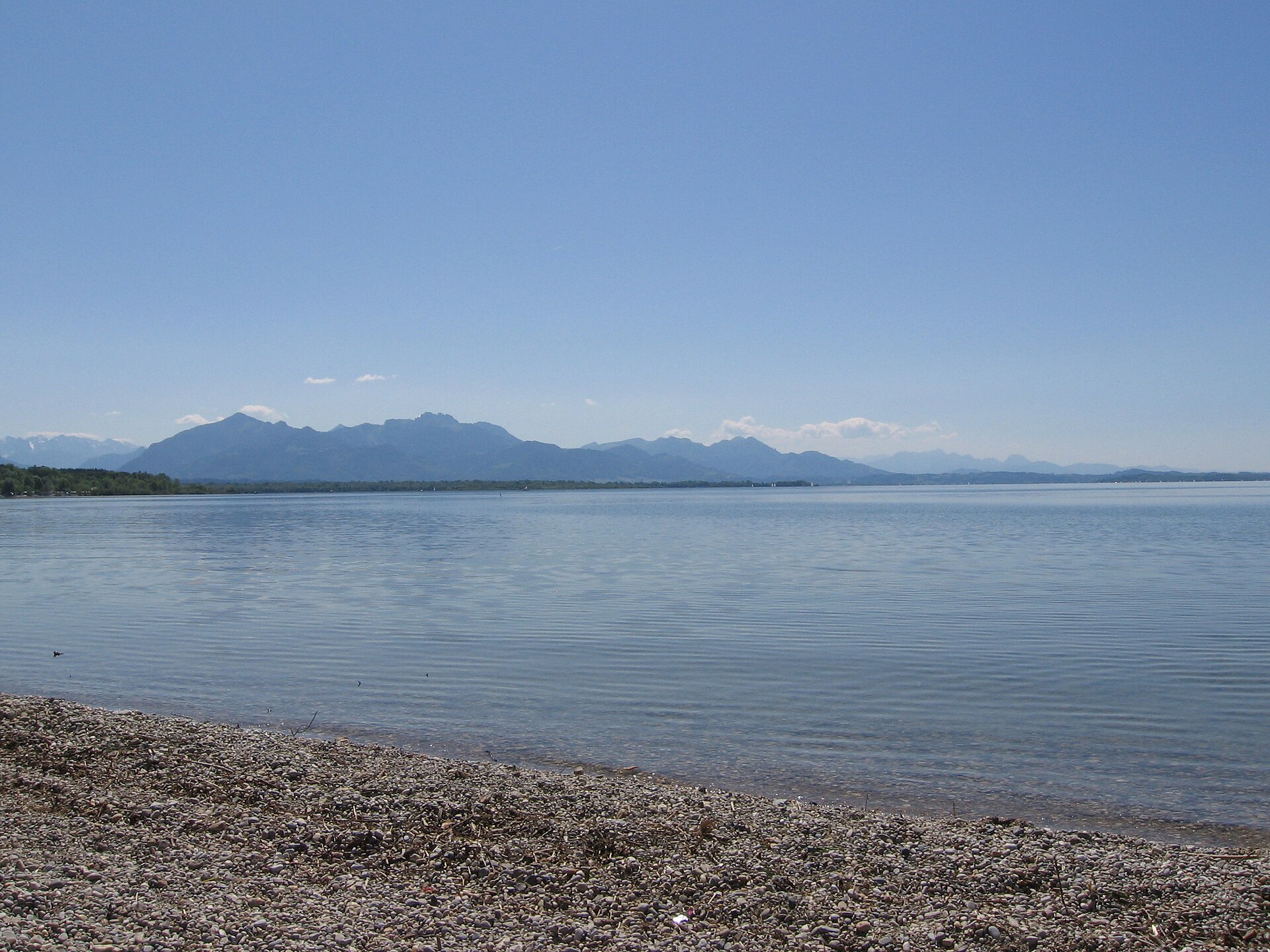 Chiemsee mit Blick auf die Chiemgauer Alpen